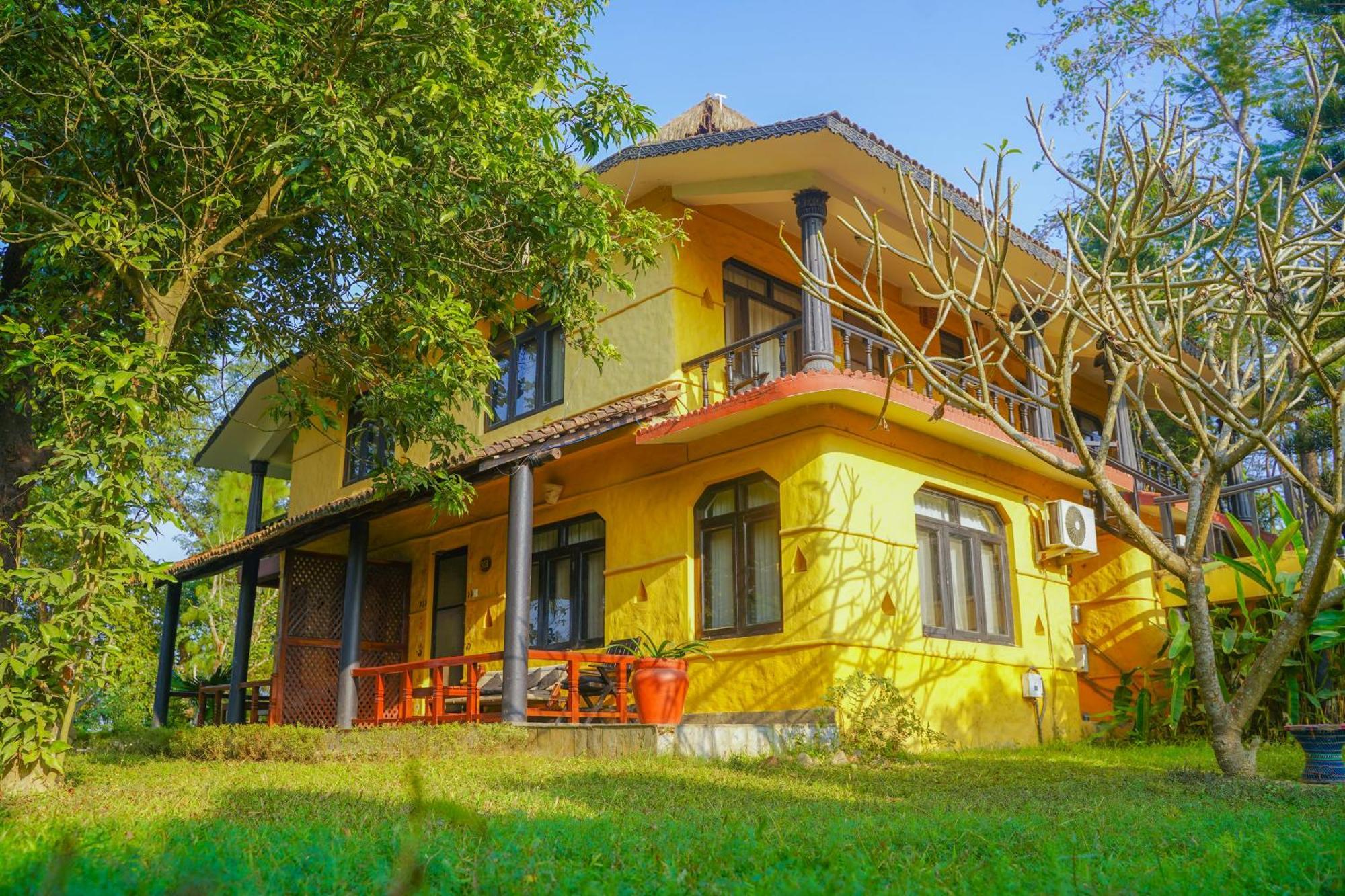 Sapana Village Lodge Sauraha Esterno foto