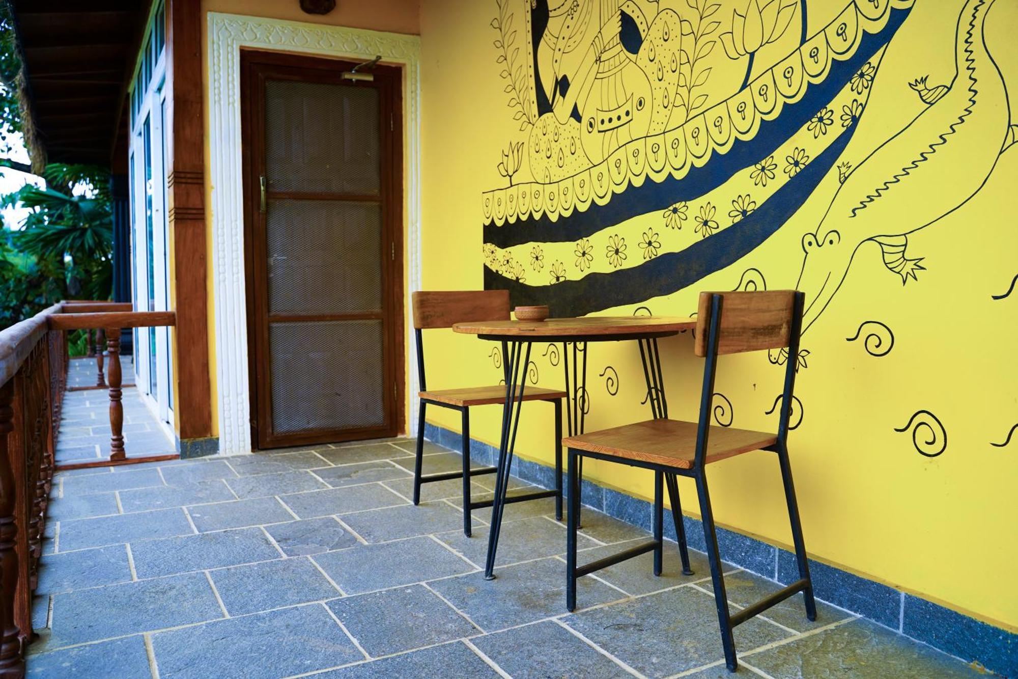 Sapana Village Lodge Sauraha Esterno foto